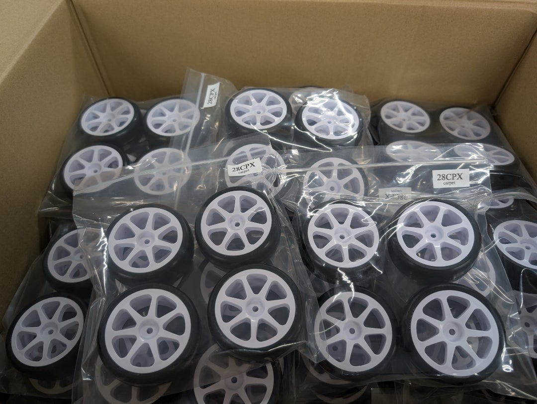 RUSH RC SUPER GT 選手権 大阪大会コントロールタイヤ入荷