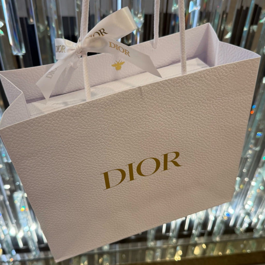 シャネルです✨Dior ギフトボックス シャネルです✨Dior ギフト