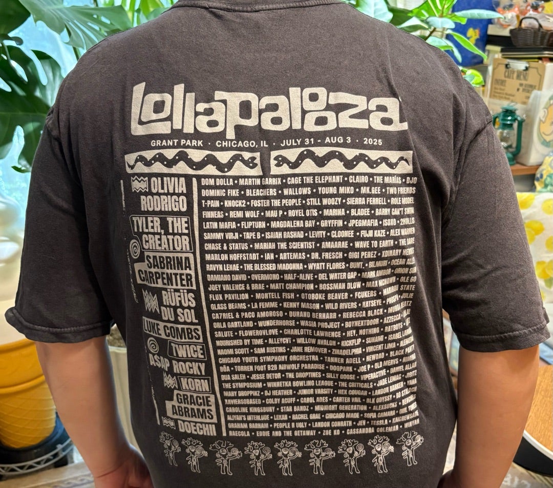 藤井風さん ロンドンからFacebookとLollapaloozaのTシャツが届きました