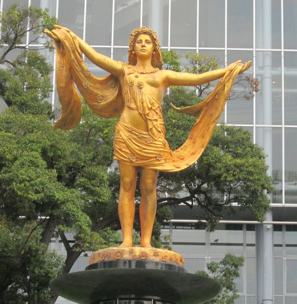 夢の女神』ブロンズ像金箔仕上…矢場公園北側 | 「洋ちゃん」のひとりごと