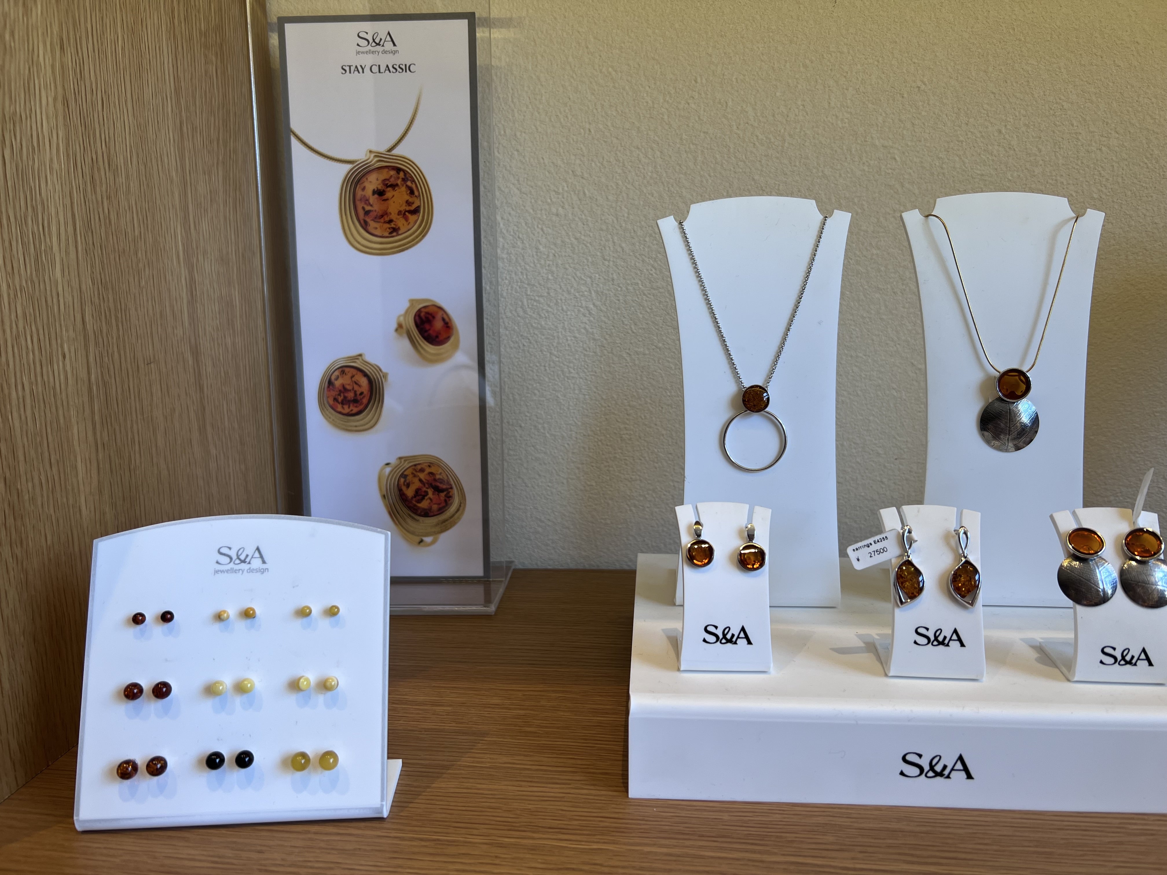 万博アクセサリーまとめ】万博アクセ＆ジュエリー巡り！記念品から世界