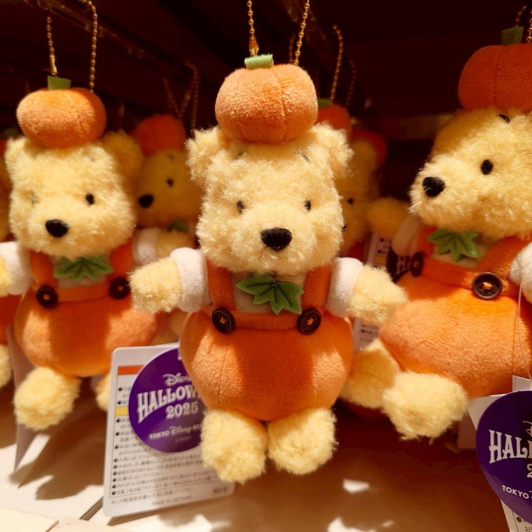 今年も登場！ディズニー・ハロウィーン2025 プーさんのぬいぐるみ