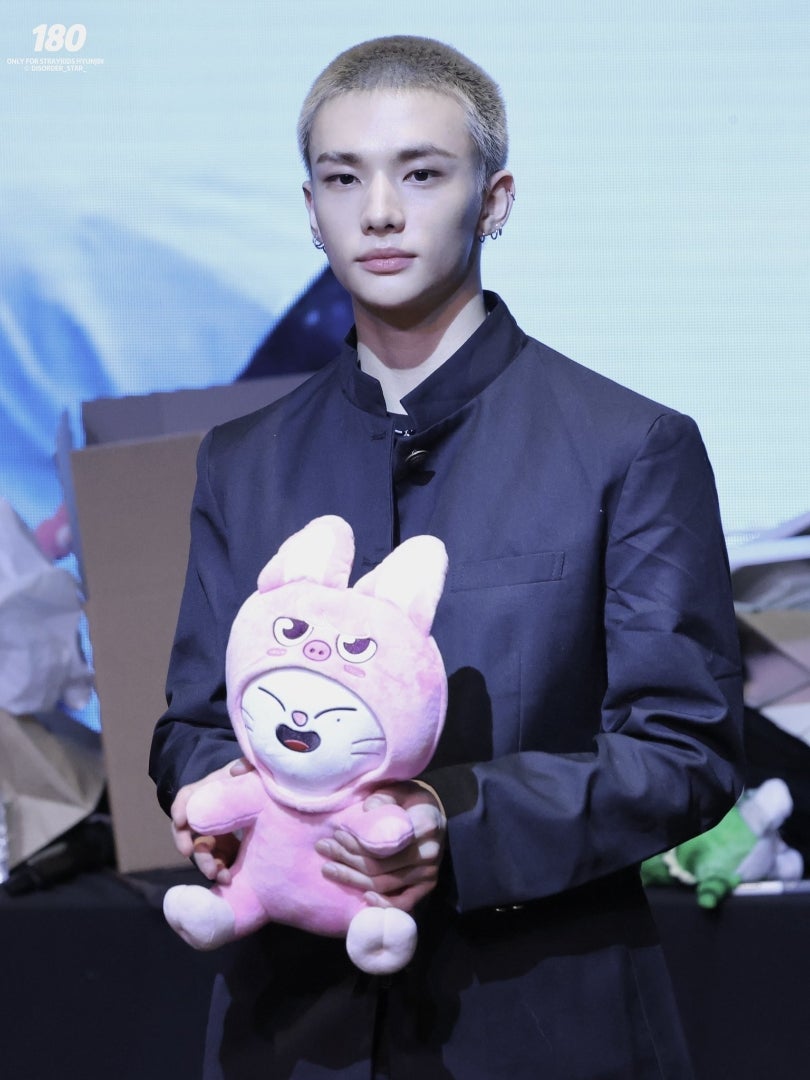 ヒョンジン＊ぬいぐるみ と ヒョンジン❣️ジニレット♡ SOUNDWAVE