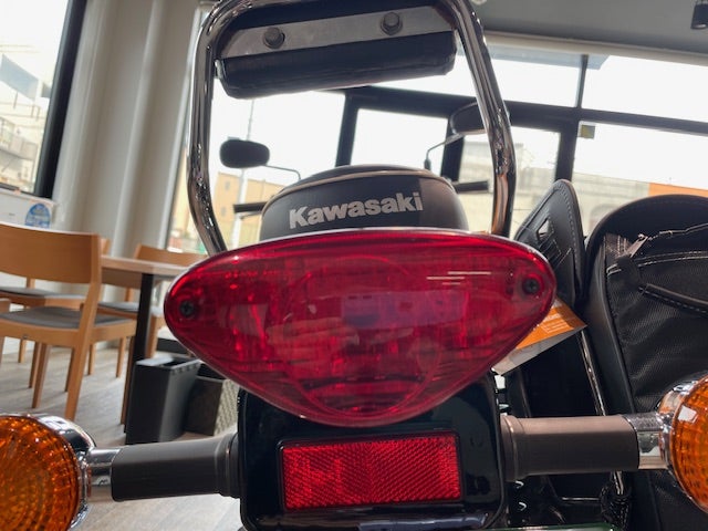 W800 と W3 のテールランプ | 八尾カワサキ本店スタッフブログ