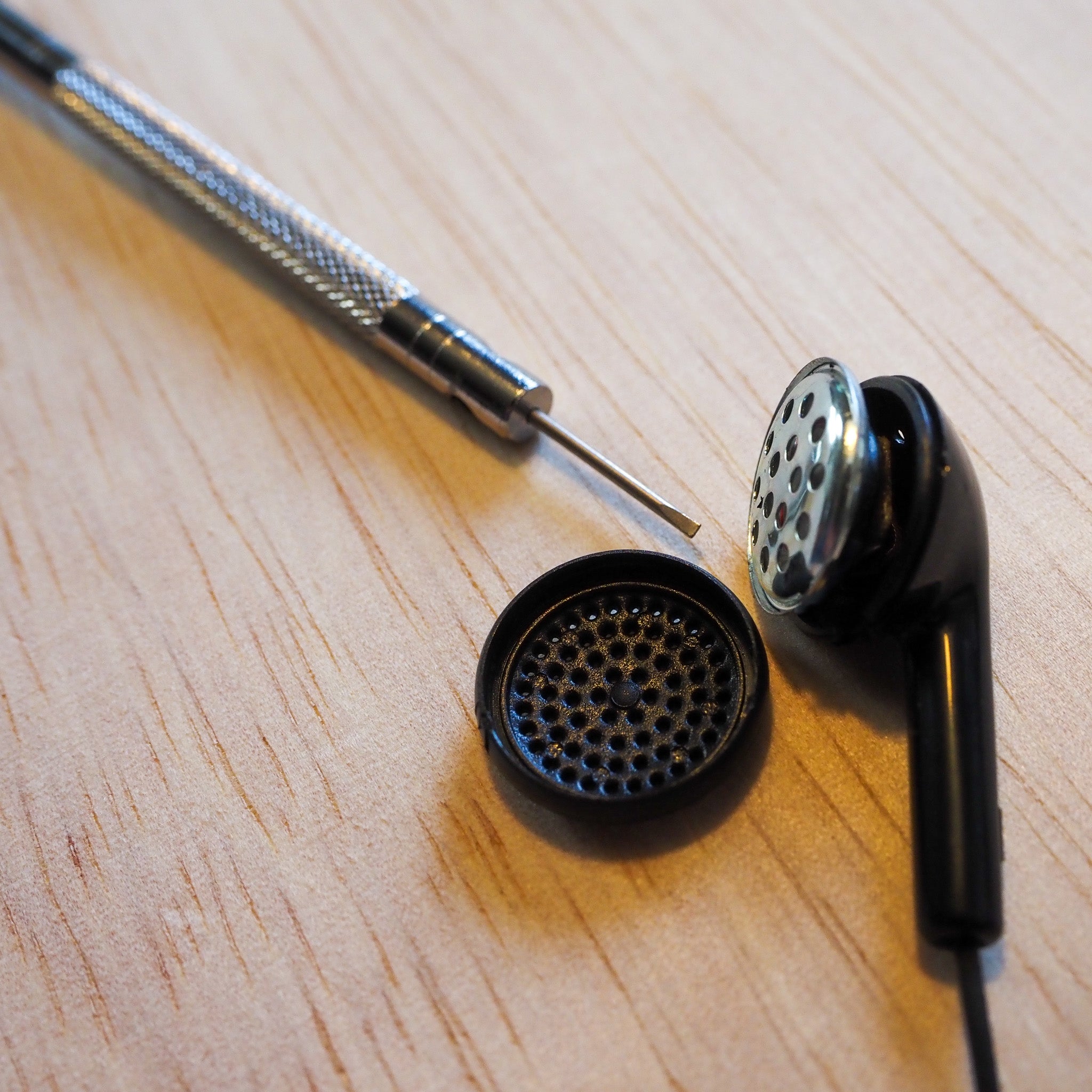 SONY 山ラジオ（ICF-R354M）のイヤホンが破損してしまった… | サロマン計画