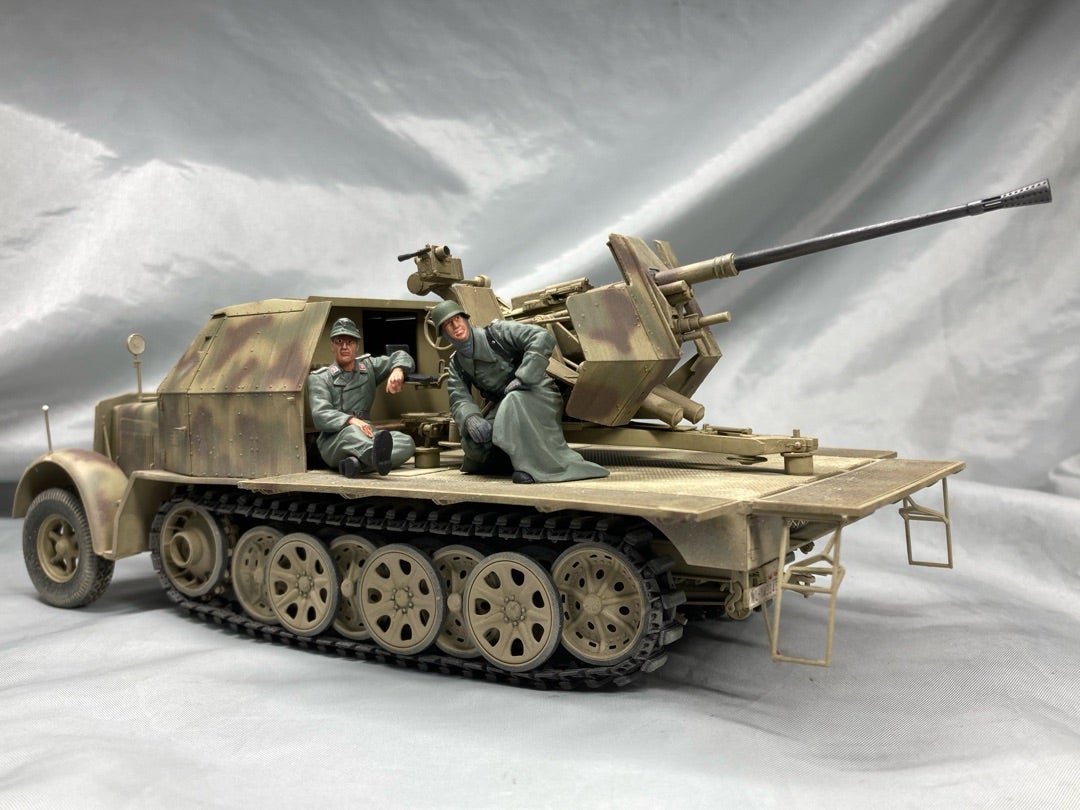 サイバーホビー 1/35 8トンハーフトラック w/3.7cm FLAK43 Amazon