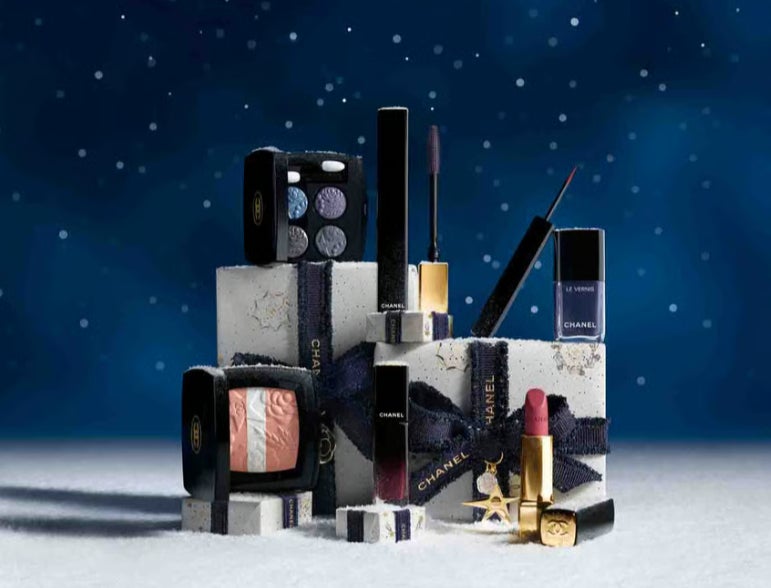 シャネルオンラインホリデー限定無料ギフトラッピング（チャーム付