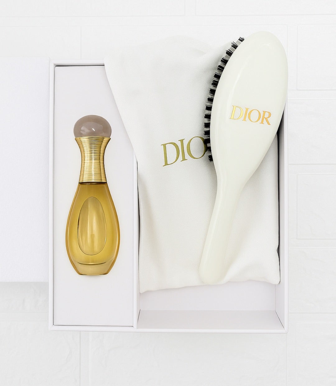 Dior プラチナ会員 バースデーギフト 中身｜2025年の特典内容と到着の