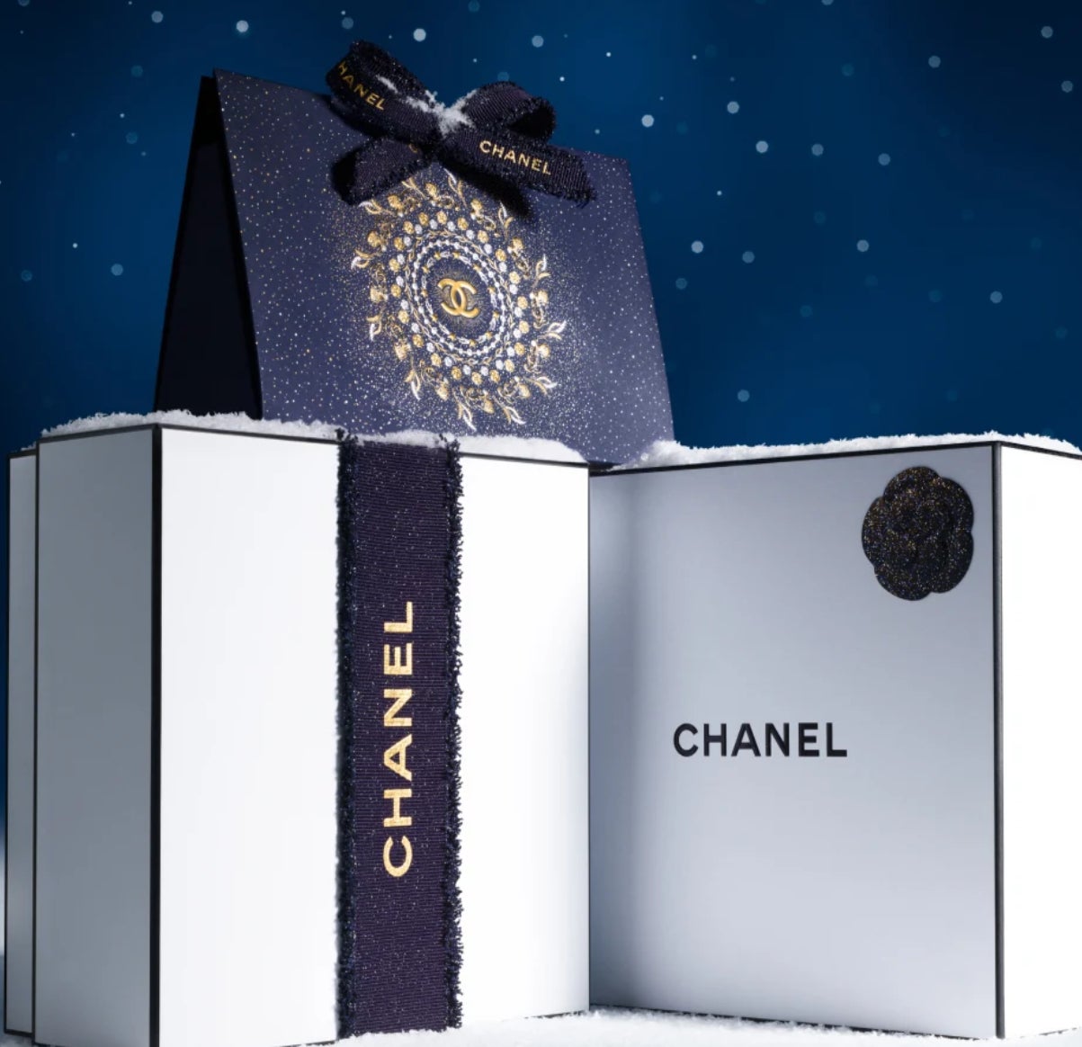 シャネルの2025年ホリデー限定ラッピングシャネルクリスマスラッピング