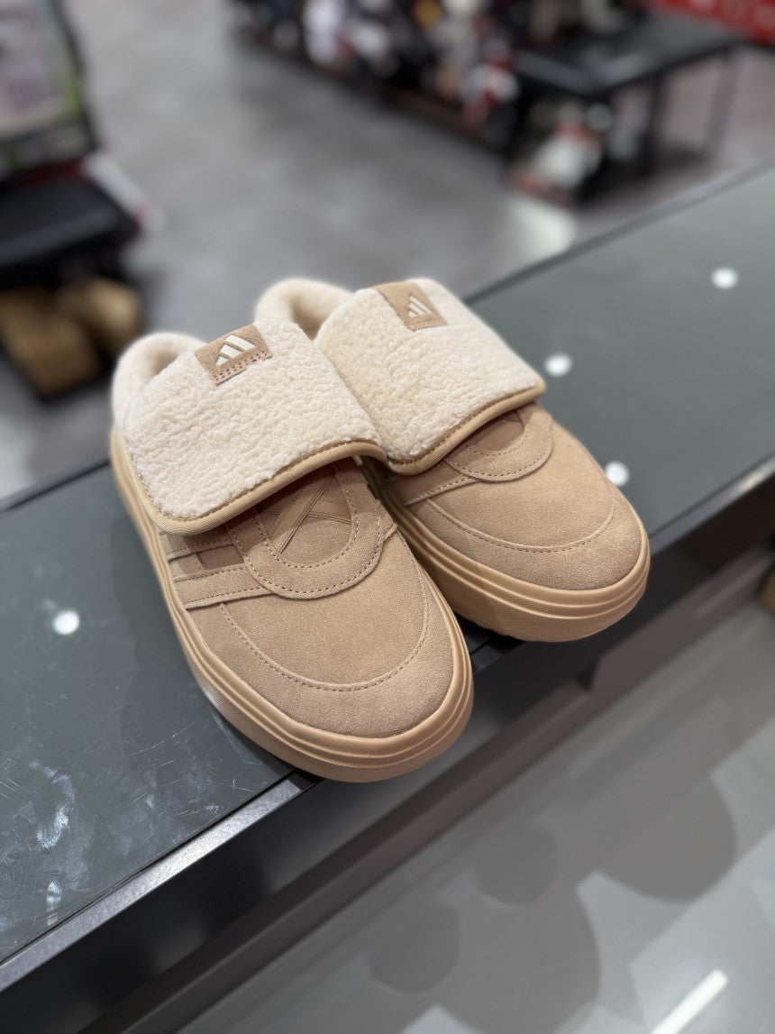 モフモフがかわいすぎるアディダススリッポン！ | 韓国発！トレンド