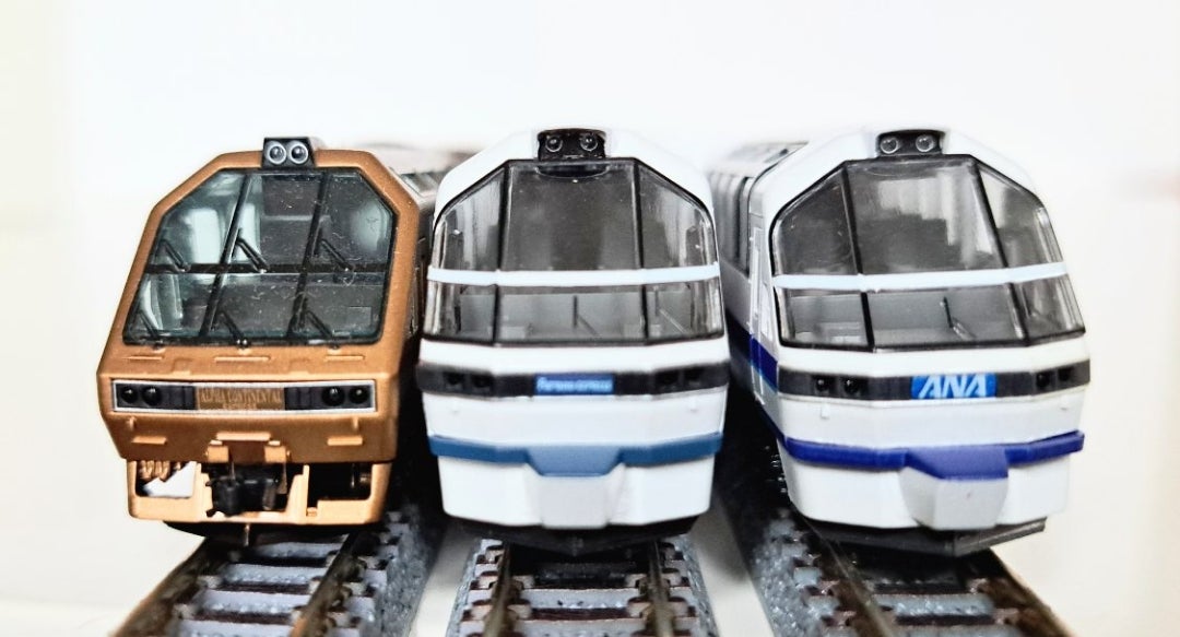 KATO 10-304 JR北海道 ANA ビッグスニーカー 4両セット 入線 | 約40