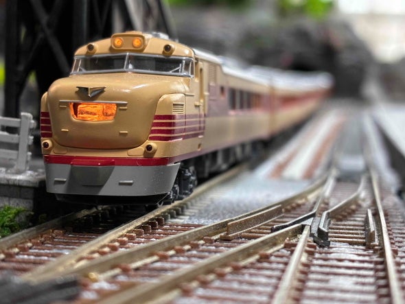 10-325 キハ81系特急形気動車 KATO 10-325 キハ81系 特急型気動車 7両