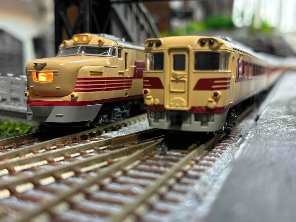 10-325 キハ81系特急形気動車 KATO 10-325 キハ81系 特急型気動車 7両