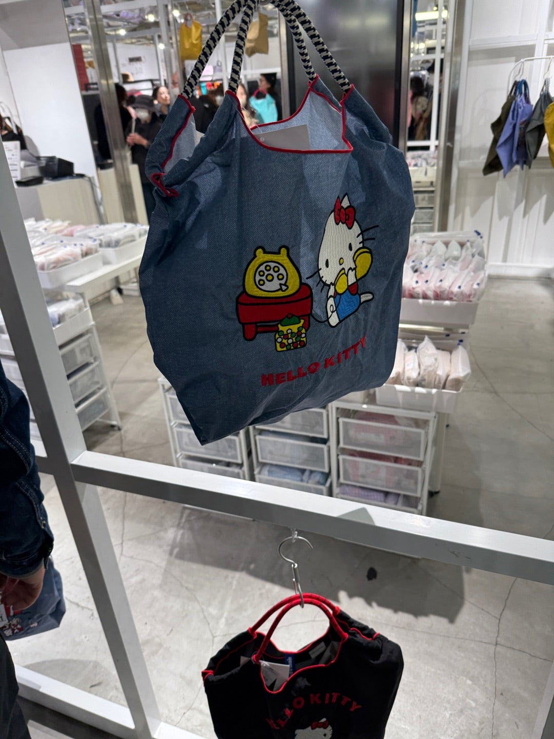 抽選先着全滅 ボールアンドチェーンのキティちゃんコラボ