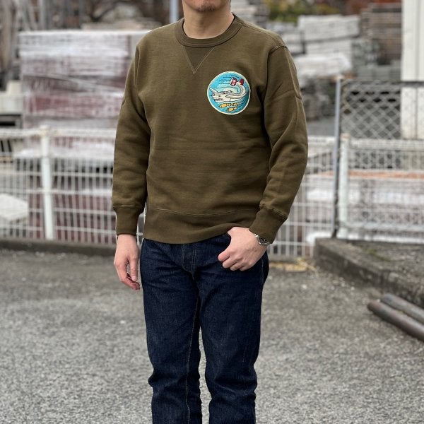 10オンス生地を使用したミリタリープリントスウェットシャツ