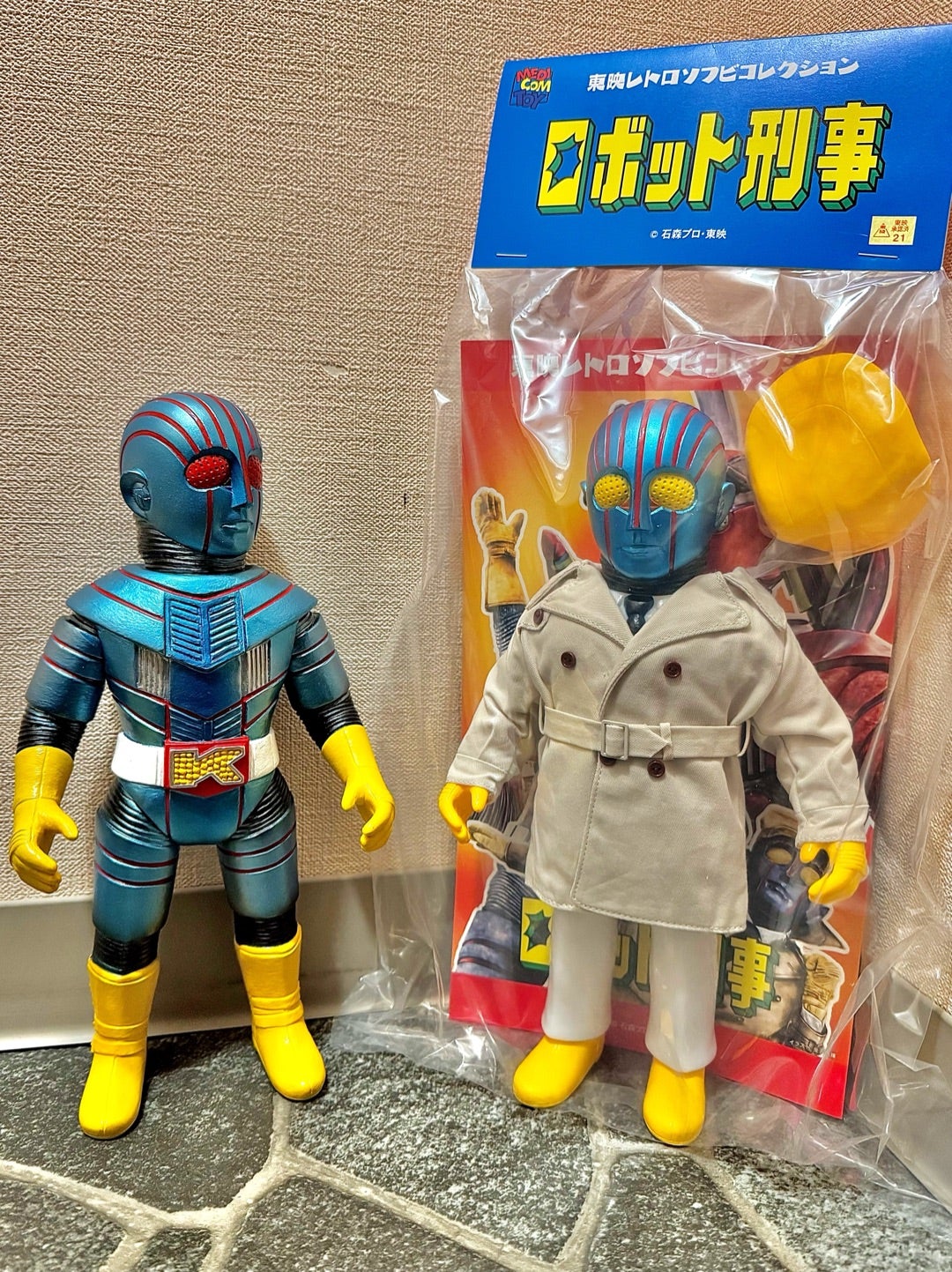 4月に届くはずだったロボット刑事K〜コートバージョンが8ヶ月遅れで来