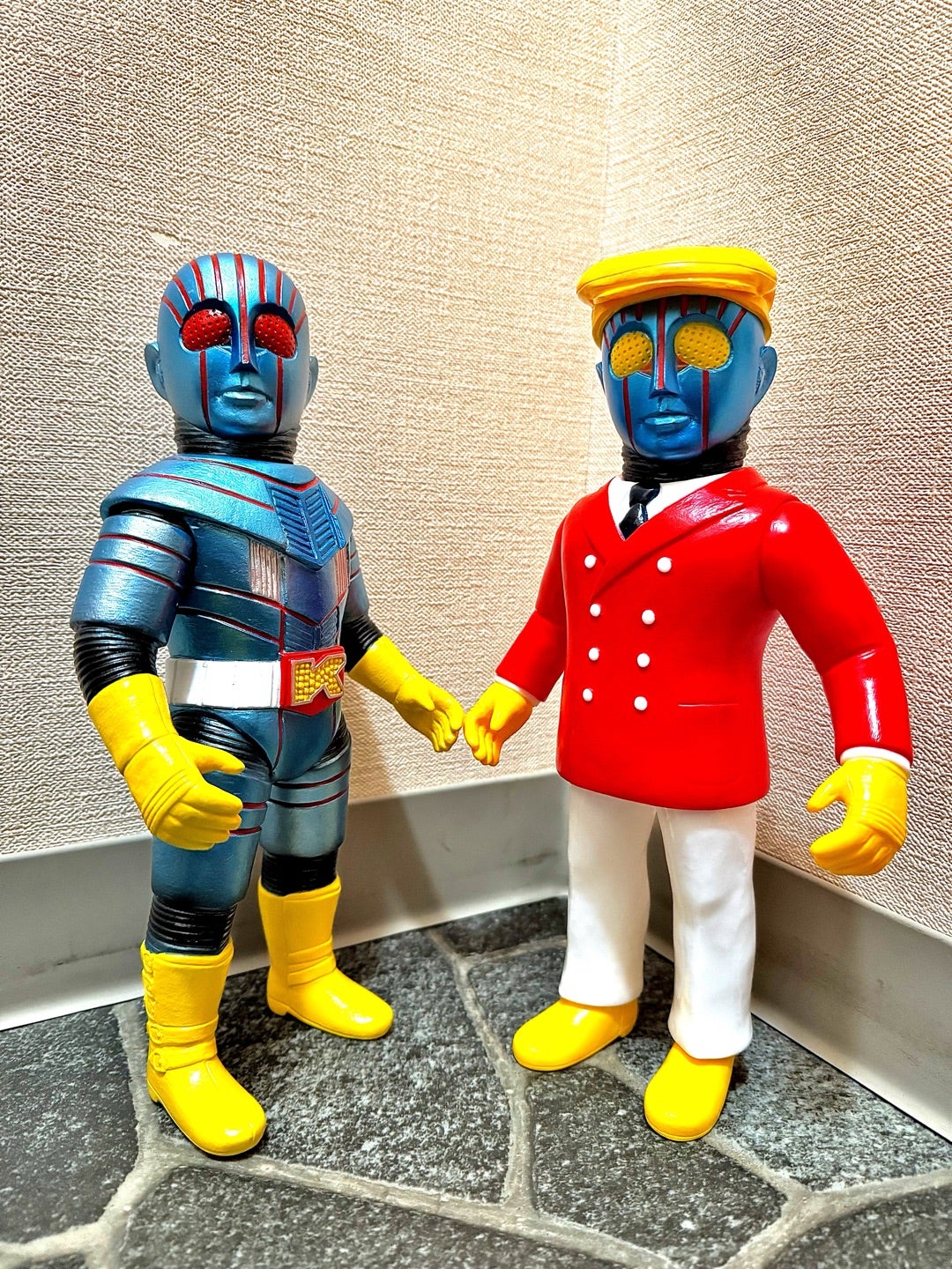 4月に届くはずだったロボット刑事K〜コートバージョンが8ヶ月遅れで来