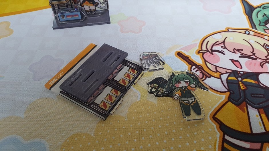 トリッカル X イーマート24 コラボ商品でデスクインテリアしてみたら