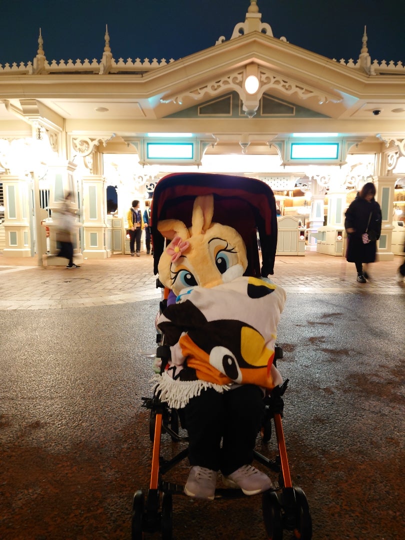 カルビー主催ディズニーランド貸切 | なんかイイコトあるかな