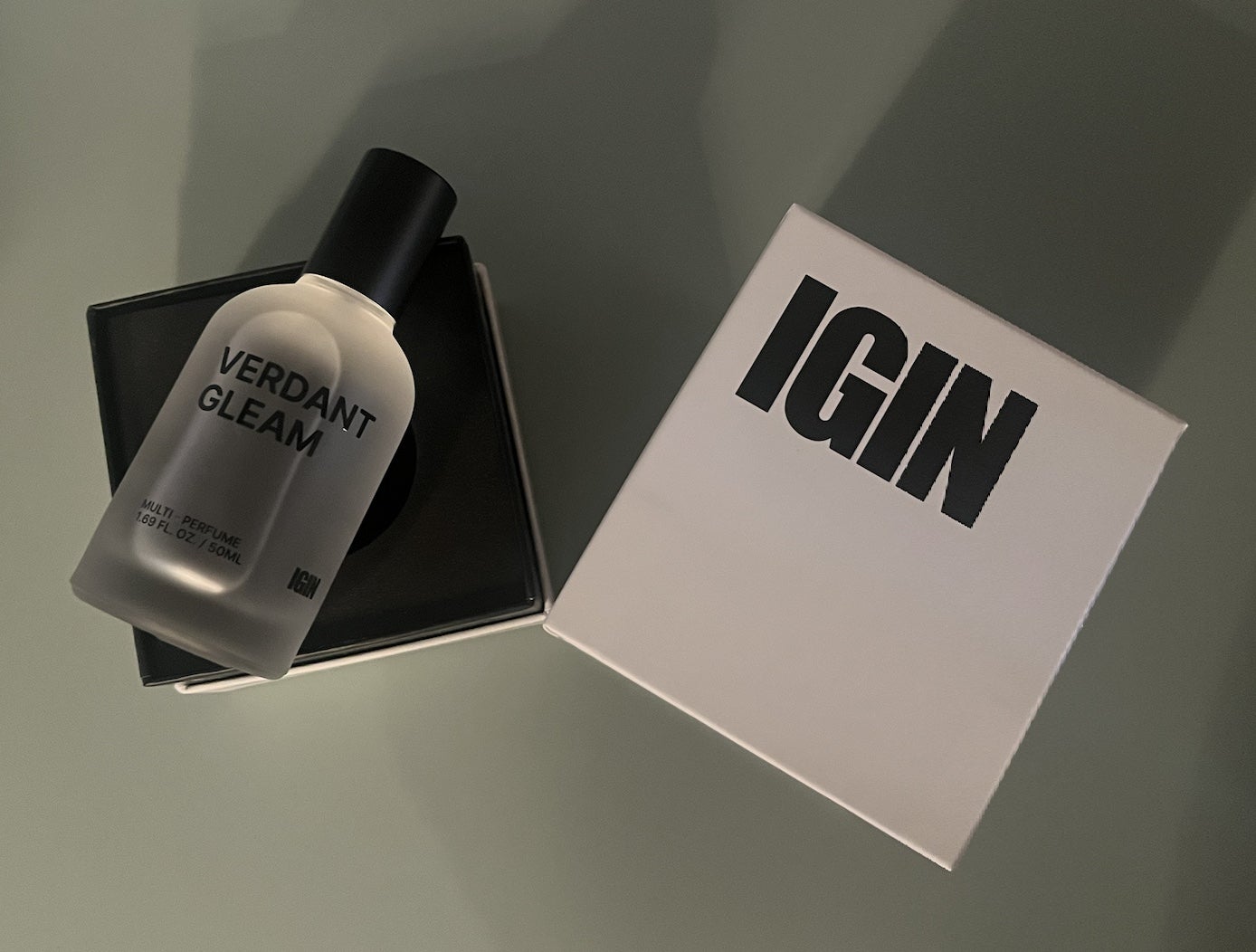 ついに再登場！BTS JIN コラボ IGIN パフューム リニューアル実物