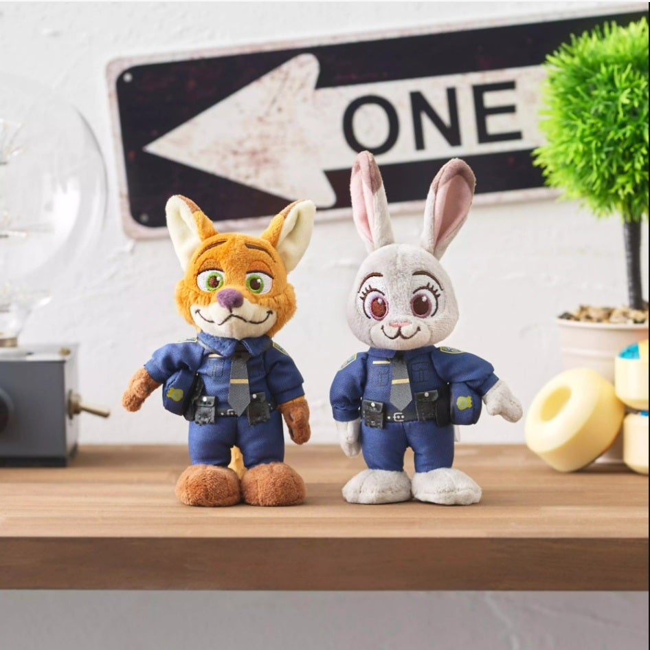 ディズニーストア】ズートピア2のスタンディーズ第二弾に制服の