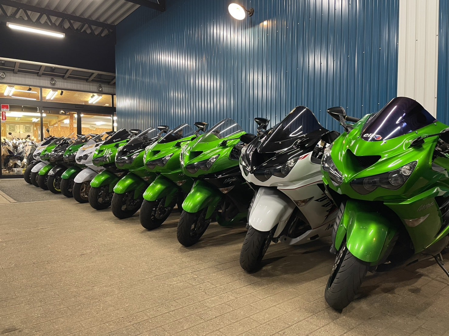 一目ぼれZX-14Rご成約紹介！！【スーパースポーツ館】 | シイナ