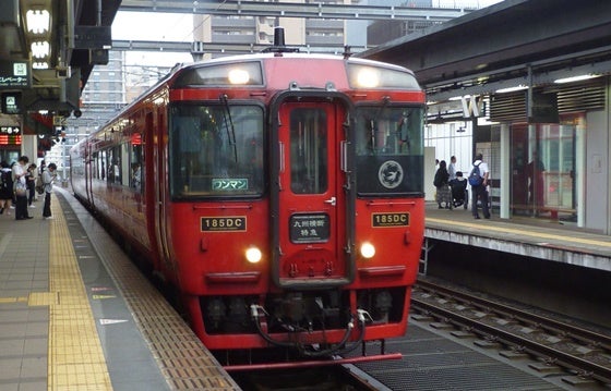 NO．3383 2～4両編成で、10の列車で運行されています、JR