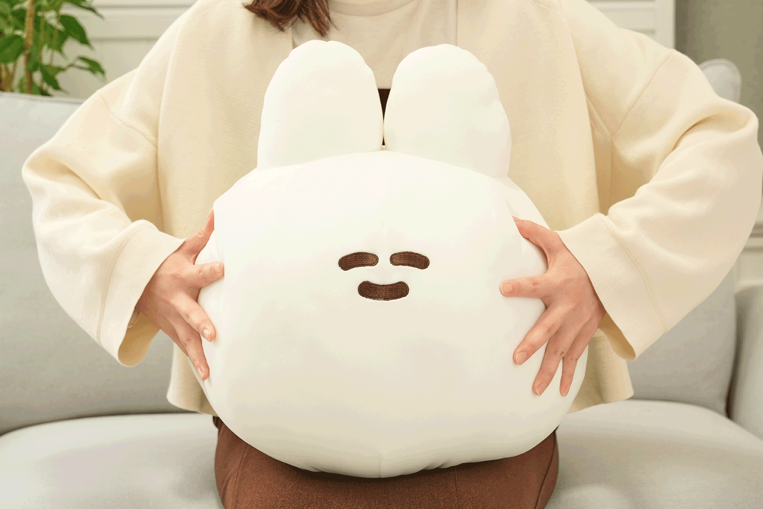 もちもちでよく伸びる♪口の悪いうさちゃんクッション化プロジェクト