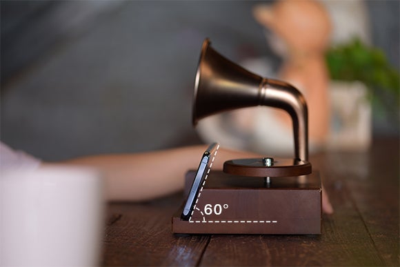 スマホを置くだけ！ 電源不要！ エコー共鳴を6倍増大「蓄音機風無電源