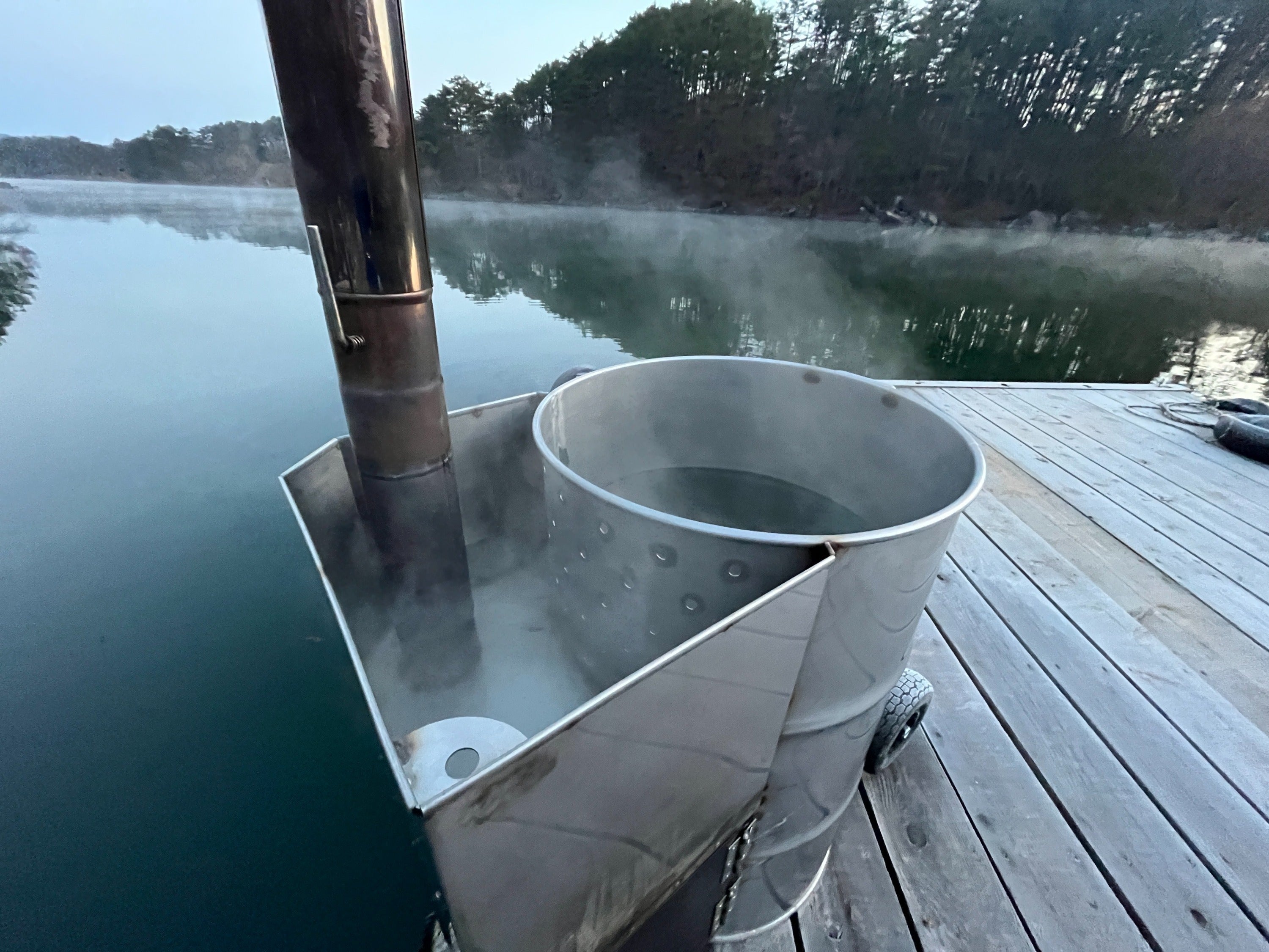 薪ストーブ職人が創る欲張りすぎるドラム缶風呂”No-Blow”「野風呂