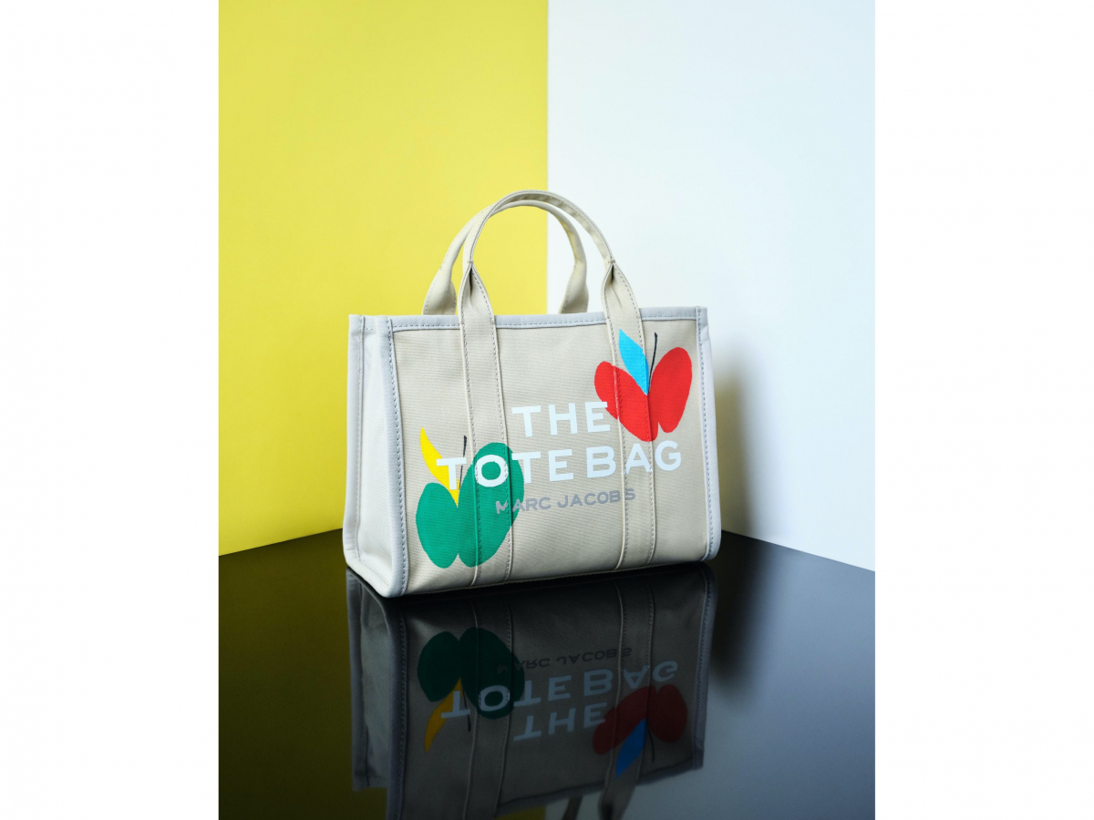 手描きのアートワークが魅力！ マーク ジェイコブスの「ザ トート