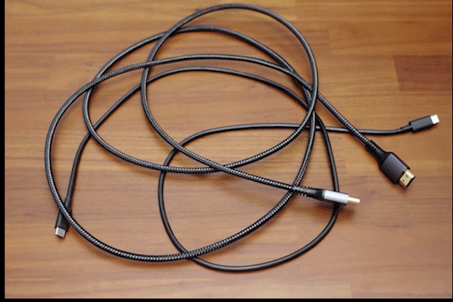 挿すだけで大画面へ！ Wi-Fi・ケーブル不要のミラーリングアダプターM2