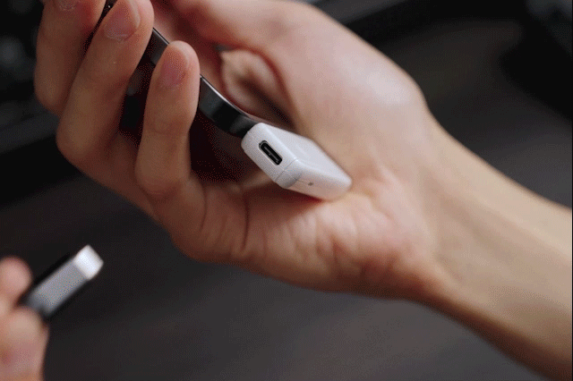 挿すだけで大画面へ！ Wi-Fi・ケーブル不要のミラーリングアダプターM2