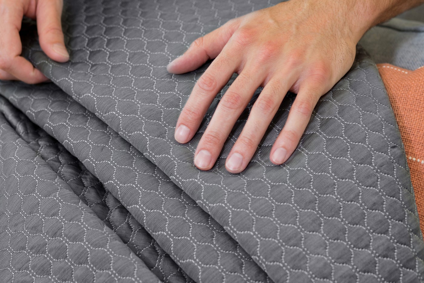 10年以上衣替え不要！世界初新素材100%体温に合うスリープブランケット