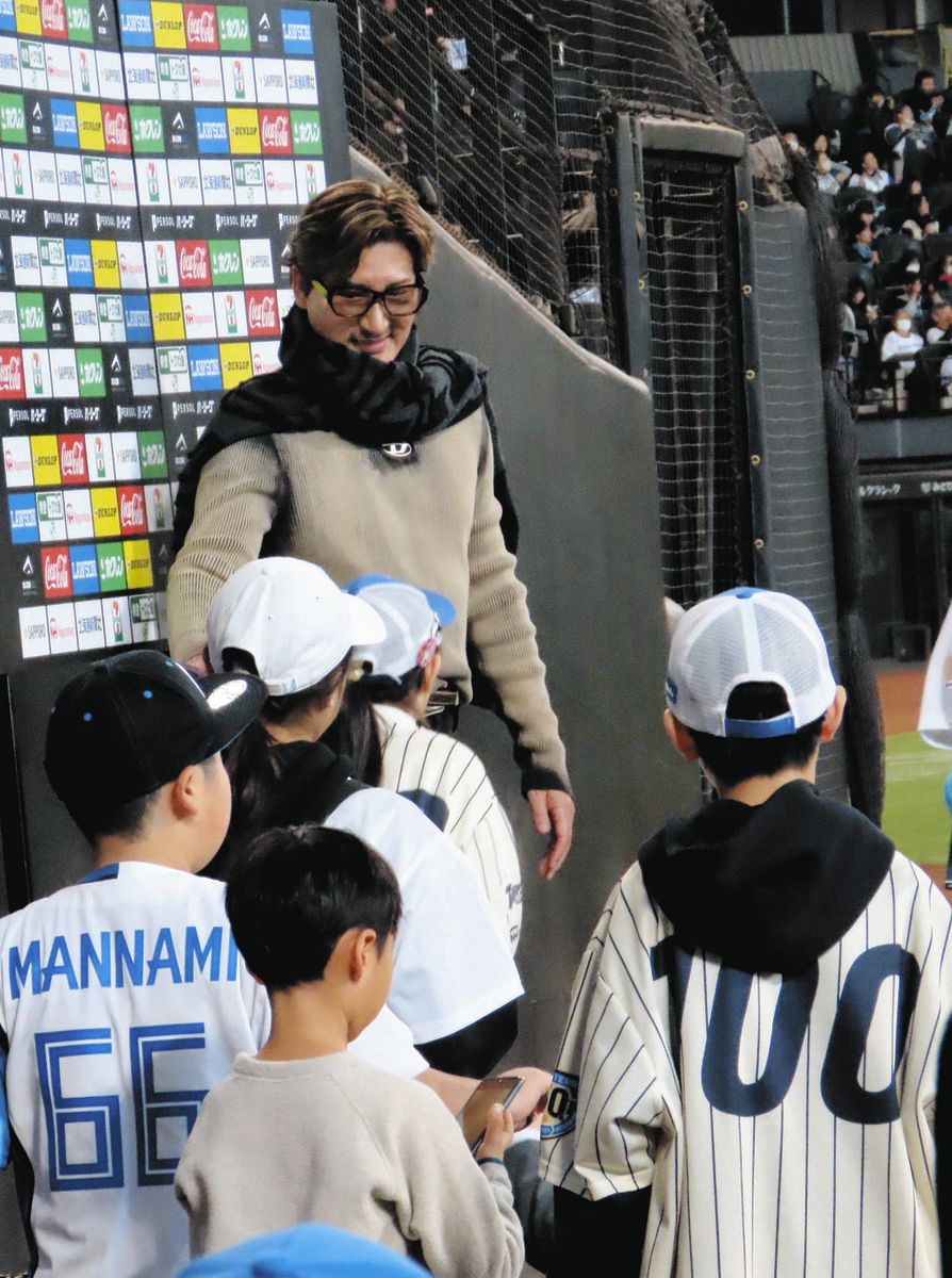 日本ハム・新庄剛志監督、ファン感で来季『開幕投手』『4番』『抑え