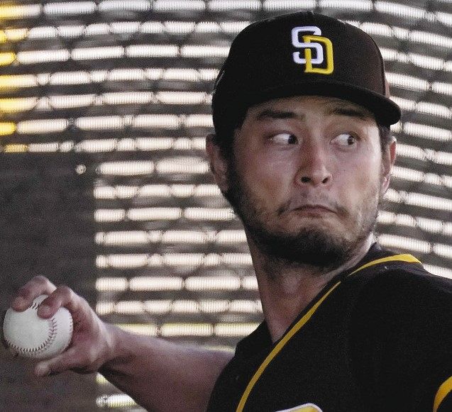 ダルビッシュ、球団公式ツイッターが日本語で「日米通算3000奪三振