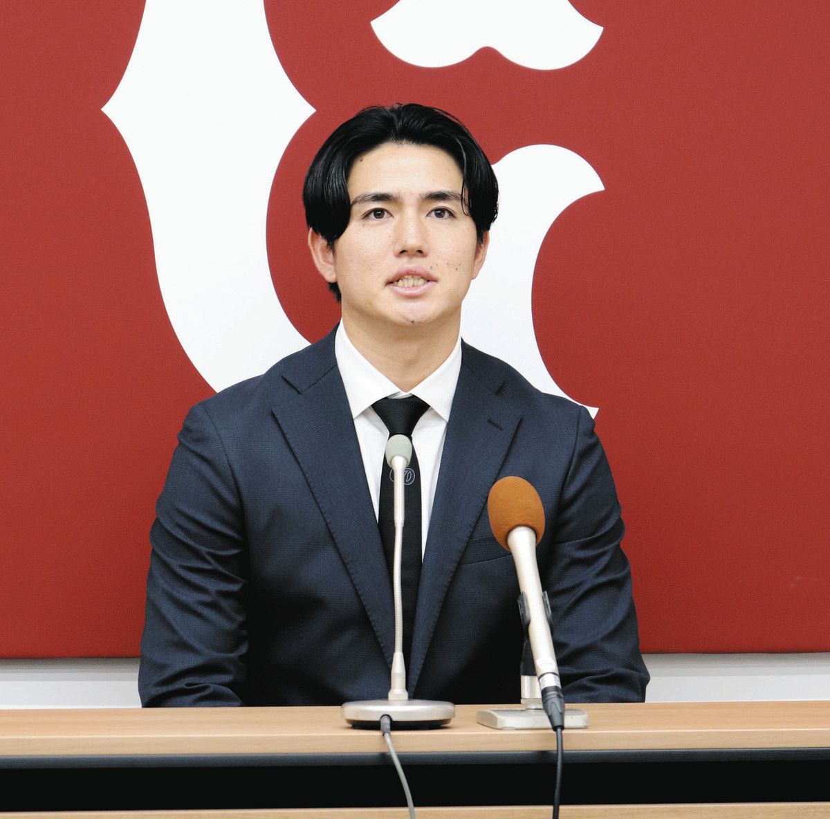 巨人】高橋礼が600万円減の3700万円でサイン、オフは“アンダースロー