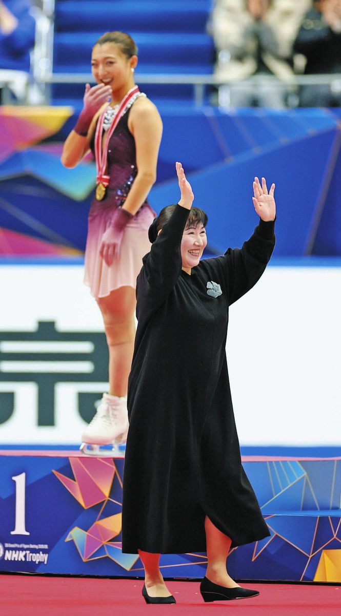 ◇フィギュアNHK杯表彰式、プレゼンターに伊藤みどりさん【写真】：中