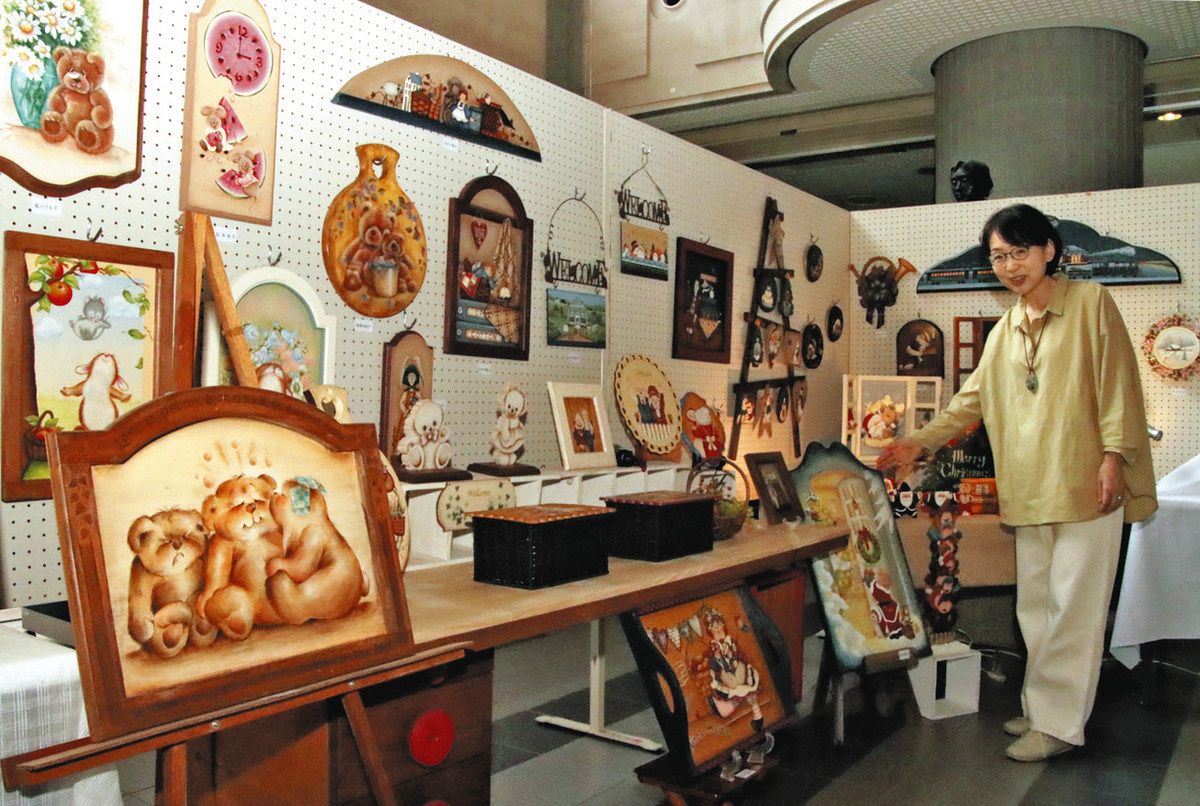 木や布にかわいいクマや人形 東近江でトールペイント作品展：中日新聞Web