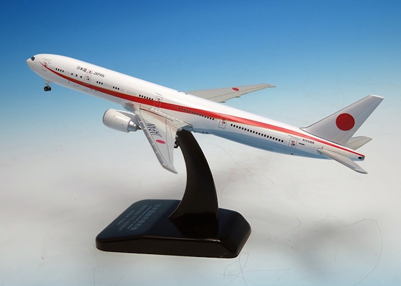 次期政府専用機」とANA塗装「MRJ90」の勇姿をイチ早くその手に