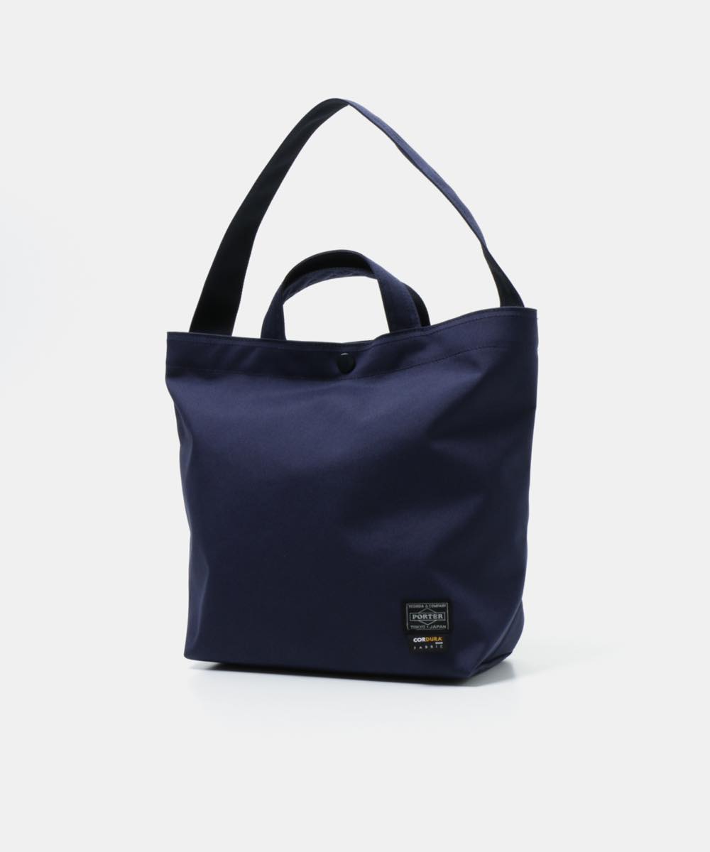 ポーター×LOWERCASEのシンプルバッグで街も旅も軽やかに