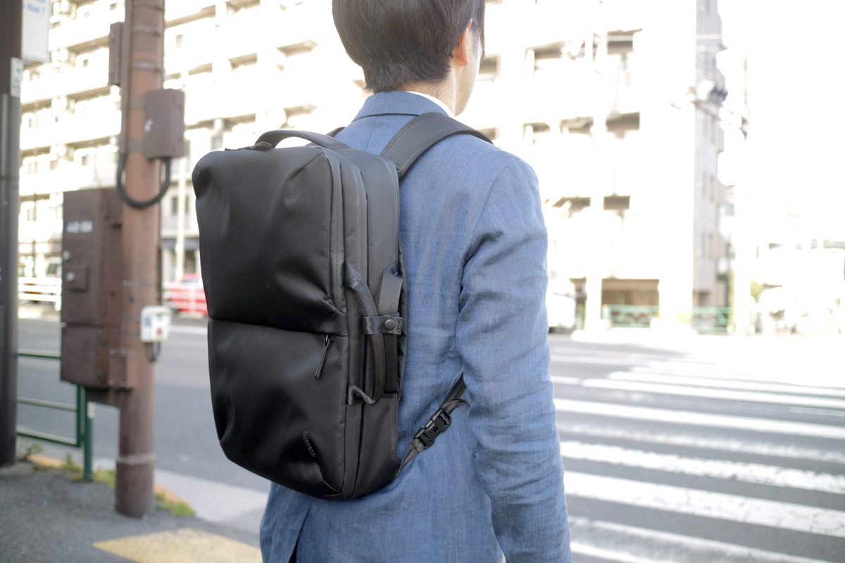 薄いのに大容量！インケースの新作2WAYは荷物多めでも問題なしでした