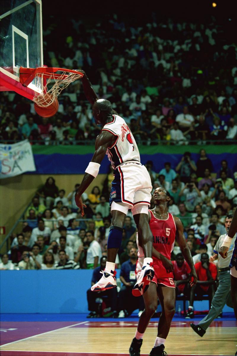 神様の足元を支えた魔法のシューズ！AIR JORDANクロニクル