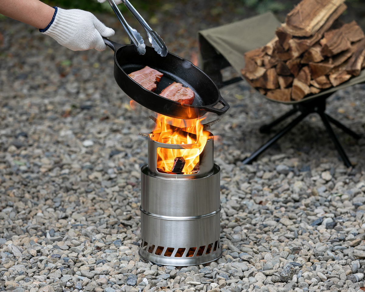 さすがコメリ！ソロサイズの二次燃焼ロケットストーブが2480円だって