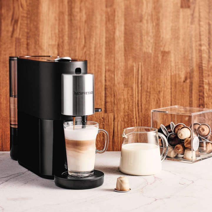 楽しみ広がる！ネスプレッソ初のミルクフォーマー付きコーヒーメーカー