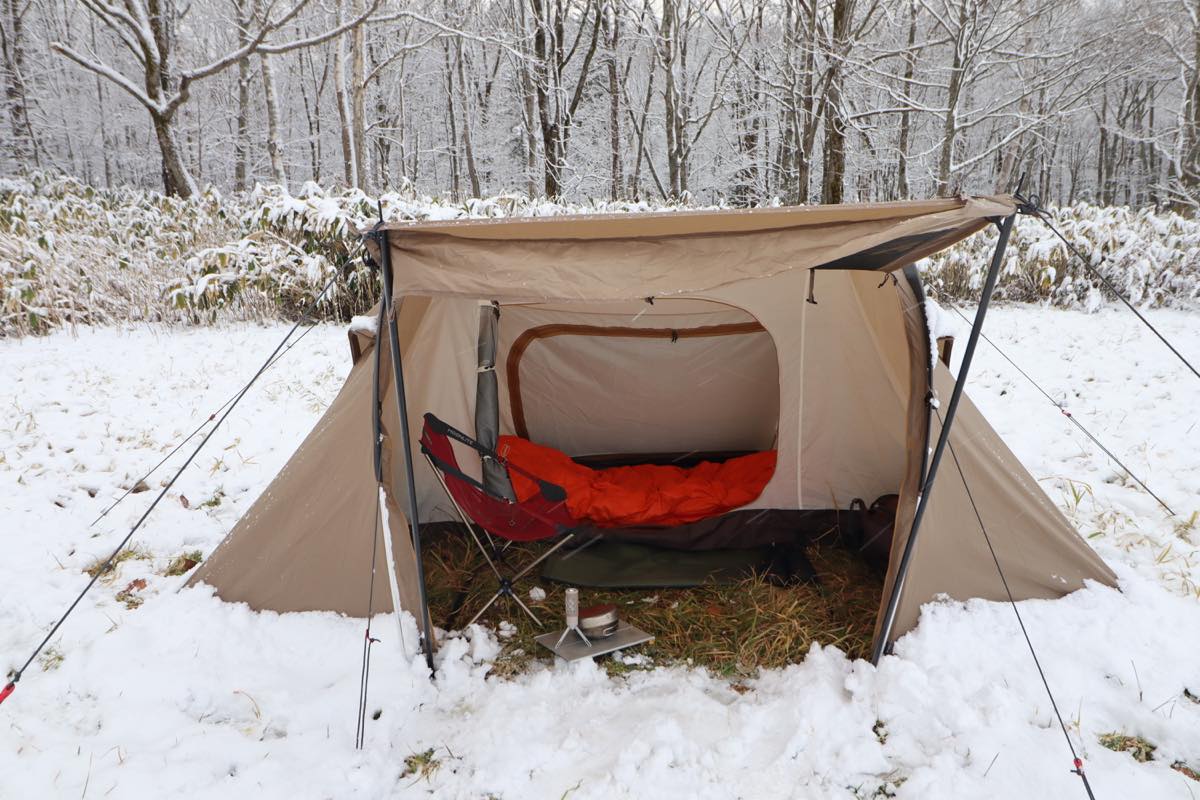 ソロにちょうどいい2ルームテント「ツインアーチソロテント」で冬