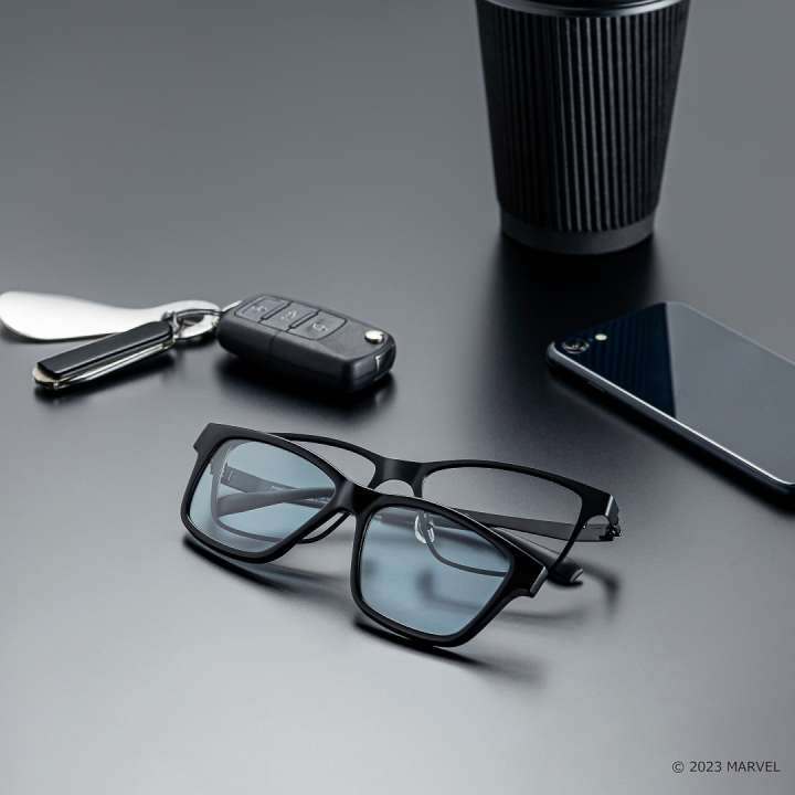 Zoffからアイアンマンのスターク・インダストリーズをテーマにしたアイ