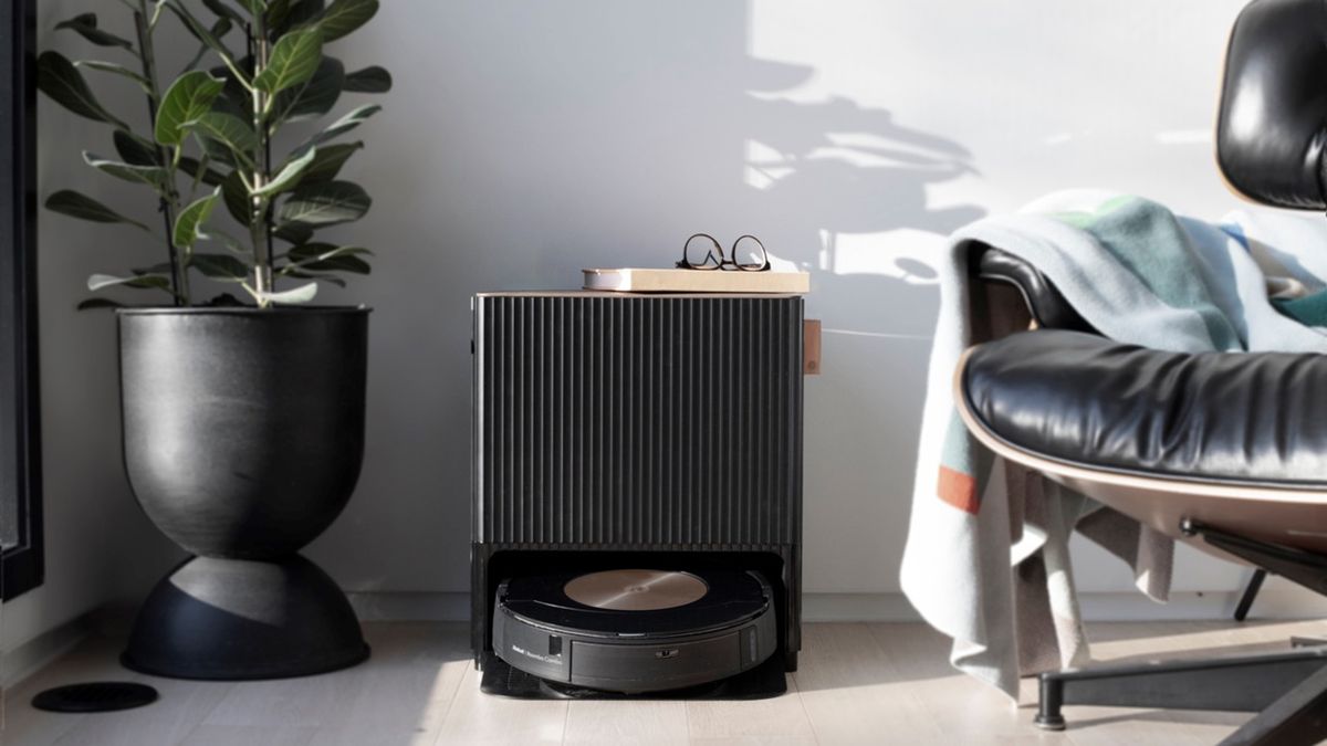 まだまだ進化！ルンバ最上位機「ルンバ コンボ j9+」は水拭き用の給水