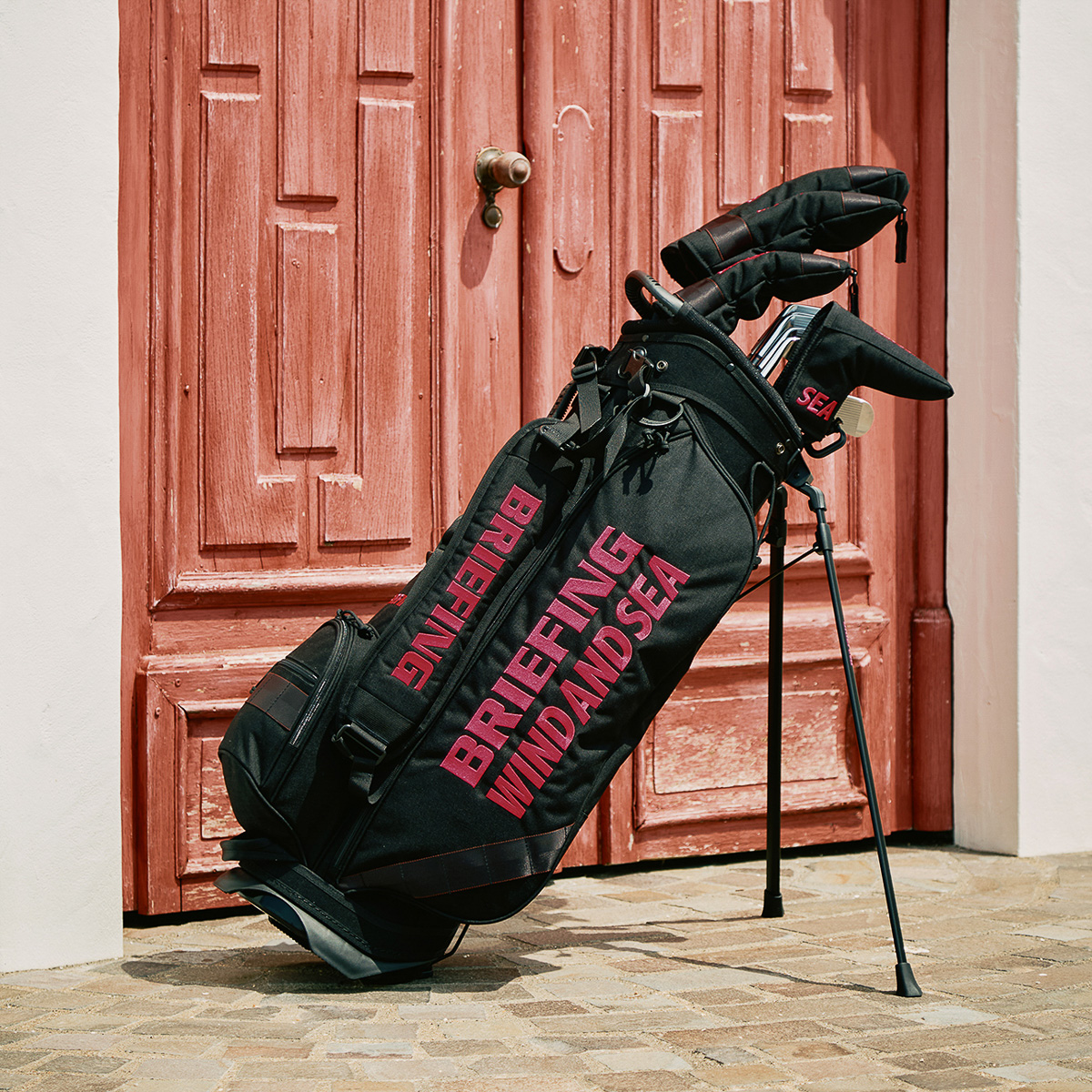 サックスとピンク、どっちがいい？ BRIEFING GOLF×WIND AND SEAの新作