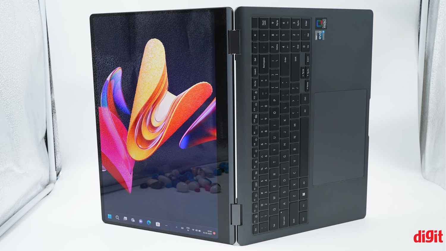 Galaxy Book3 Pro 360 Review Review : Big Form Factor, Big Screen